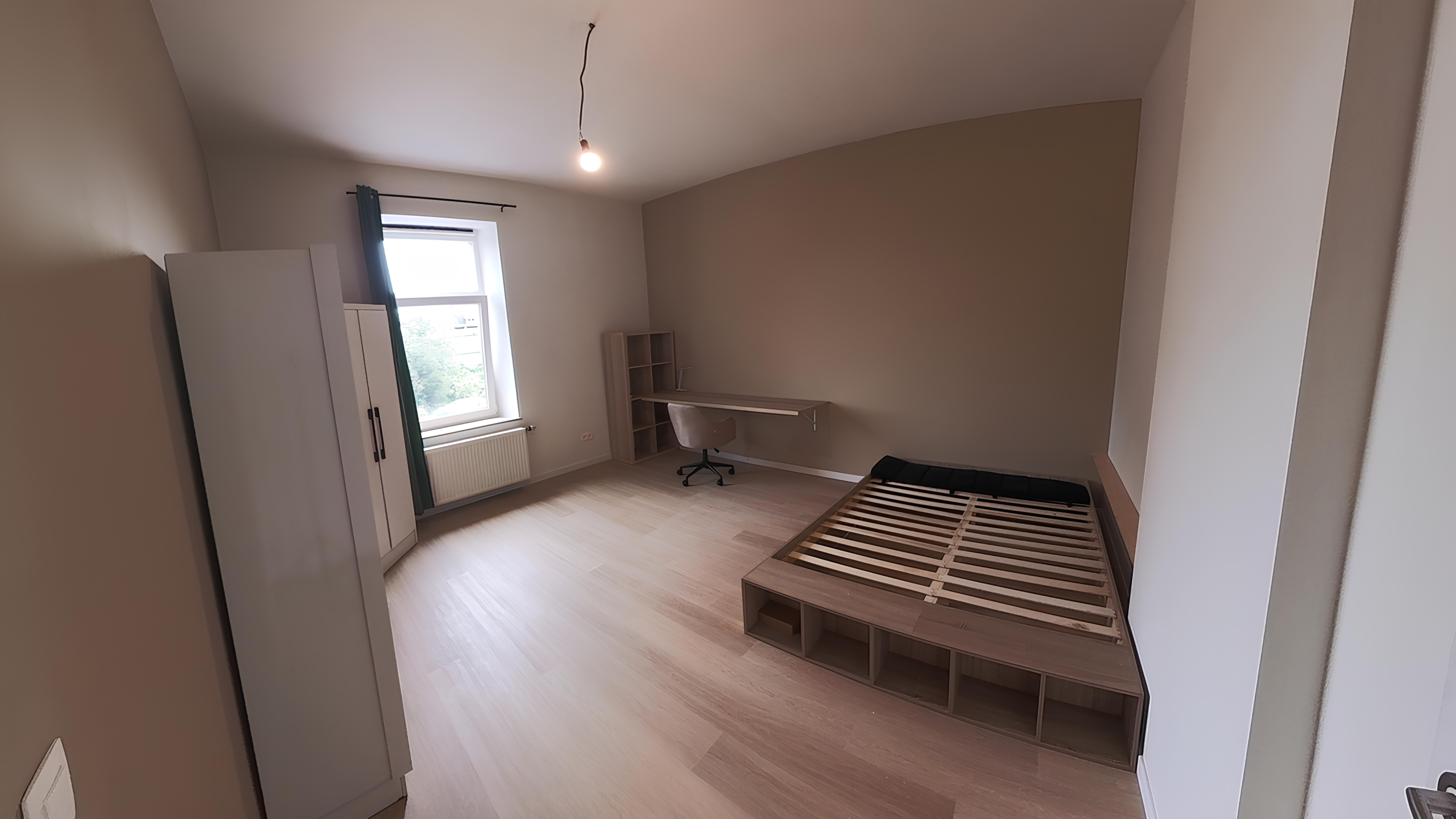 Chambre 2 — Logement à louer à Salzinnes