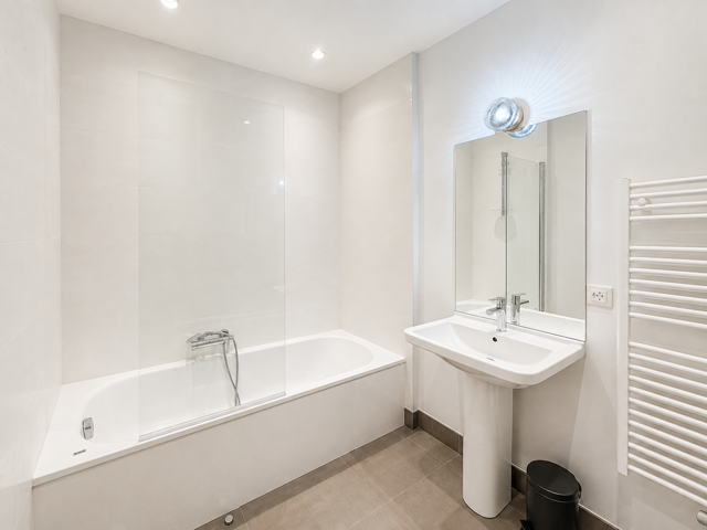 Chambre en colocation - Trône 12 - Haut de gamme — Logement à louer à Bruxelles