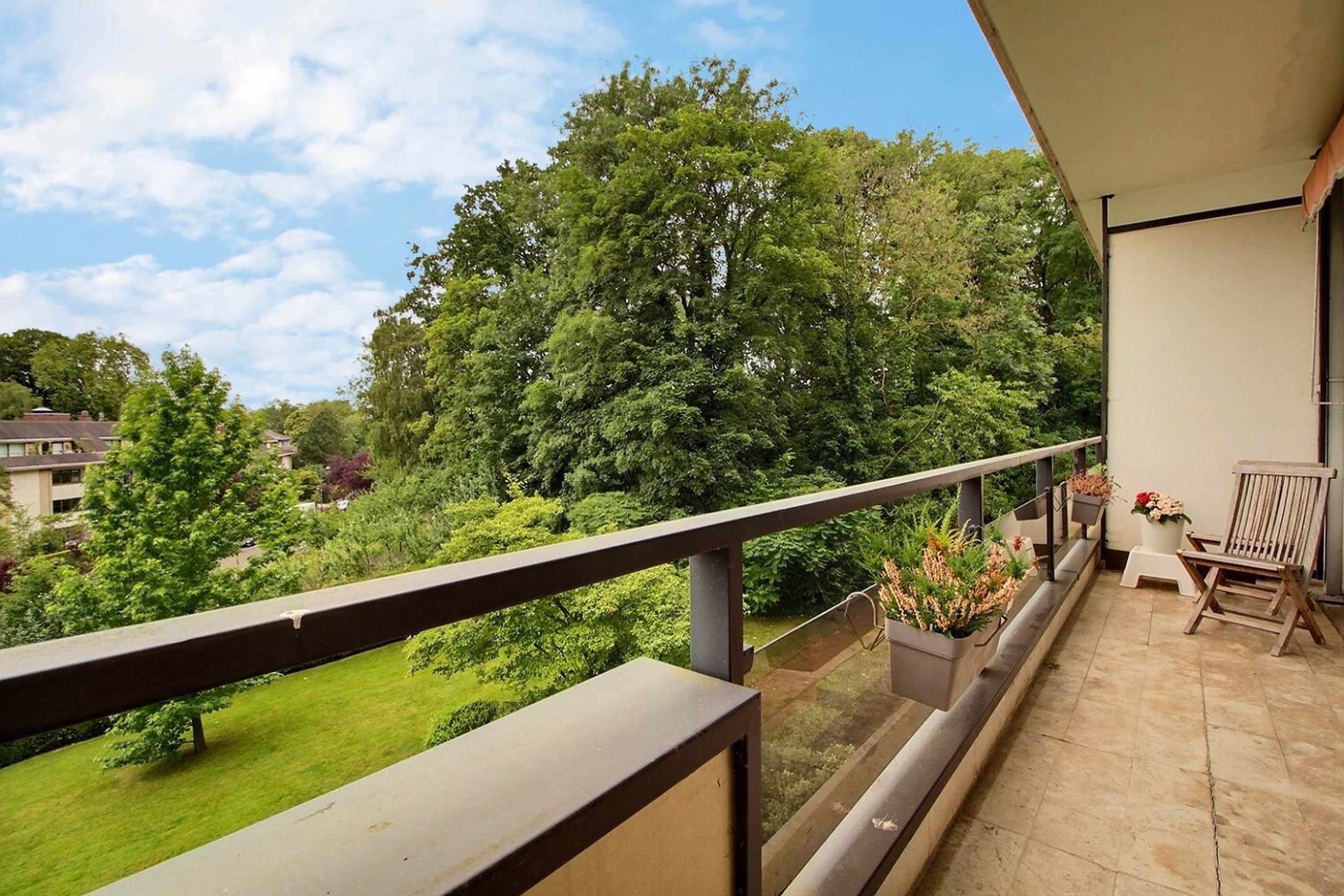 appartement 1.600 € Ixelles Avenue d'Italie 30 - 1050 Ixelles Venez découvrir ce magnifique appartement, Avenue d’Italie, au sein d'un immeuble bien entretenu, dans un quartier calme et vert, sit — Logement à louer à Brussels