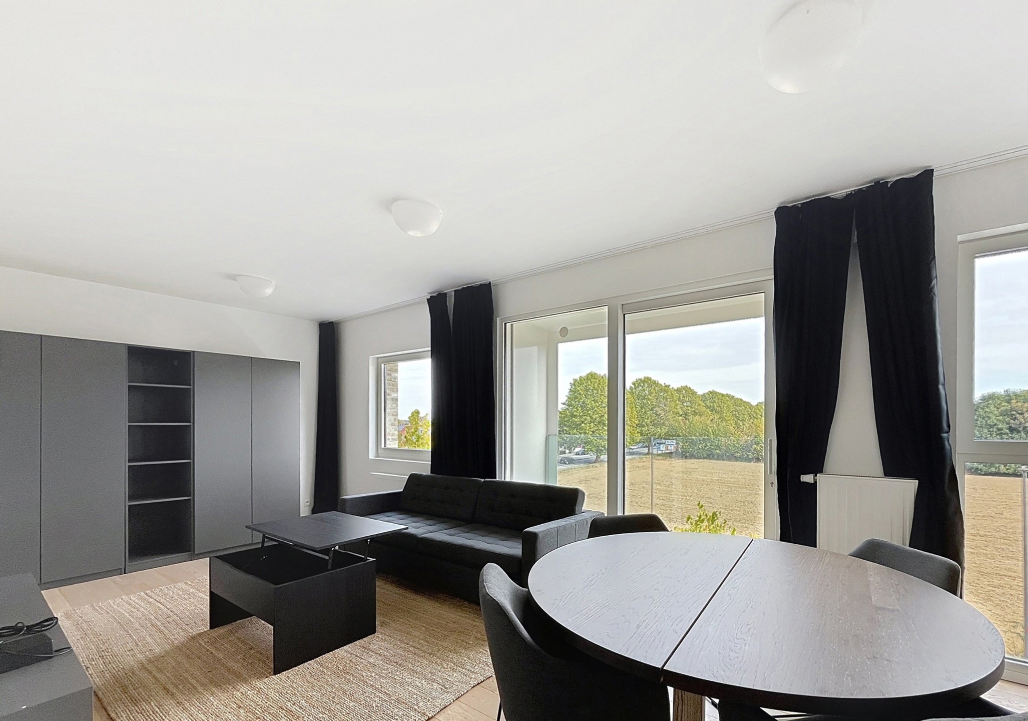 appartement 1.100 € Kraainem 282 - 1950 Kraainem Bathim vous propose The Crow-n, un nouvel immeuble moderne composé de studios et d’appartements. Ce studio meublé avec terrasse, d’une superficie de 43 — Studio à louer à Brussels