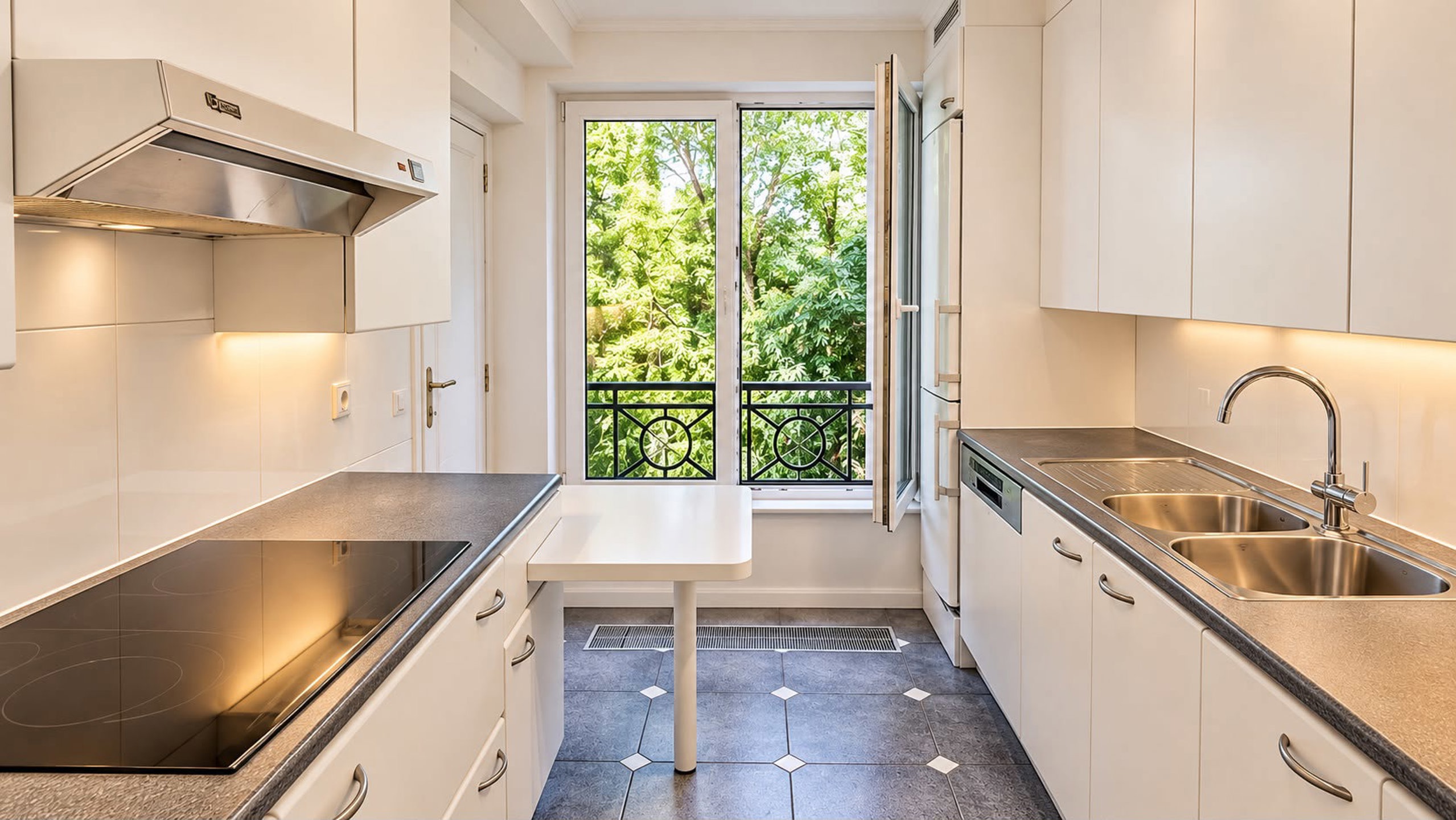 appartement 2.250 € Ixelles Rue Hector Denis 50 - 1050 Ixelles Idéalement situé à Ixelles, à deux pas du Parc Tenbosch, du Châtelain et de la prestigieuse Place Brugmann, ce bel appartement non meublé — Appartement à louer à Brussels