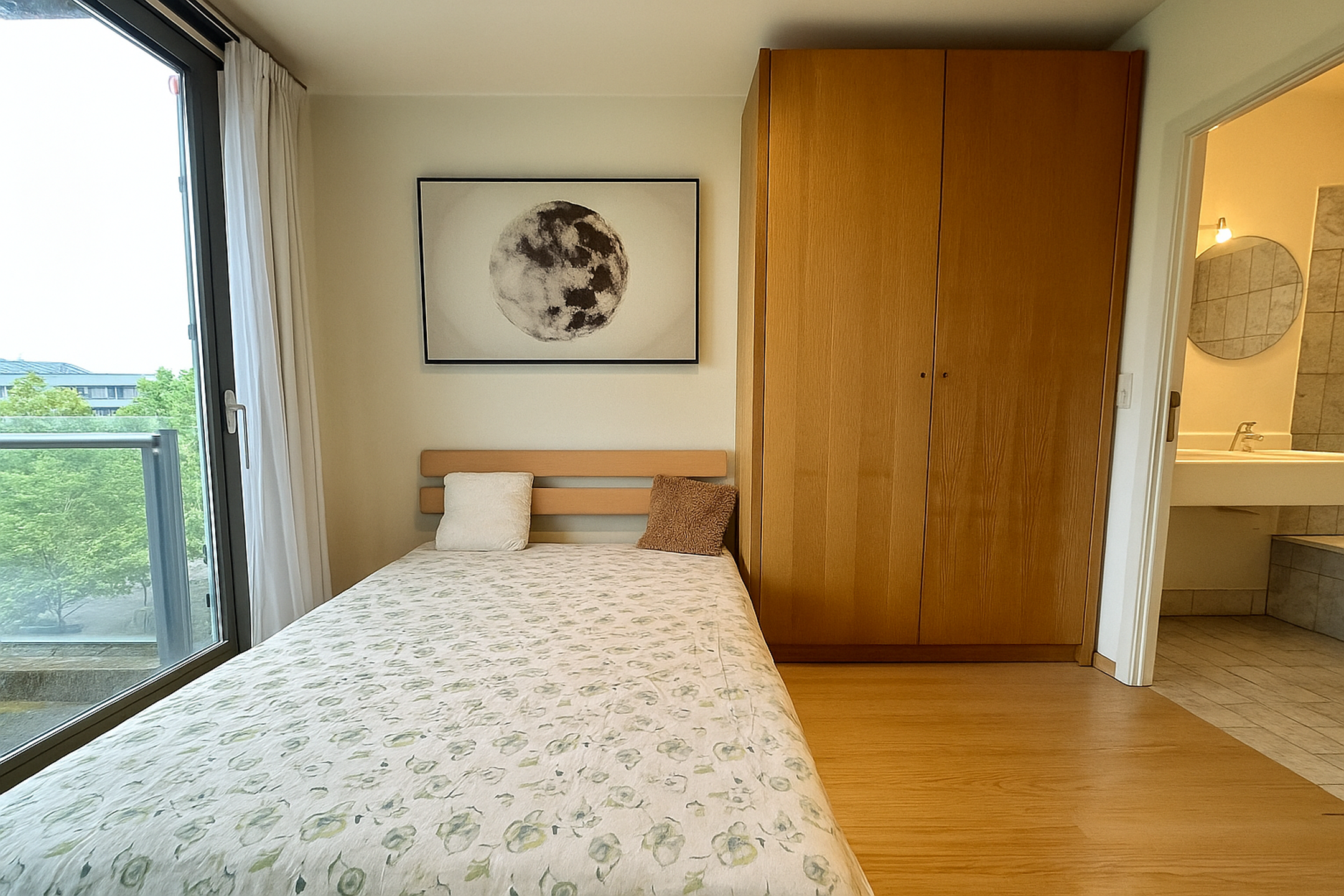 appartement 1.090 € Auderghem Boulevard du Souverain 304 - 1160 Auderghem Val Duchesse | Bathim vous propose un lumineux appartement 1 chambre entièrement meublé et à proximité immédiate des commerces — Logement à louer à Brussels