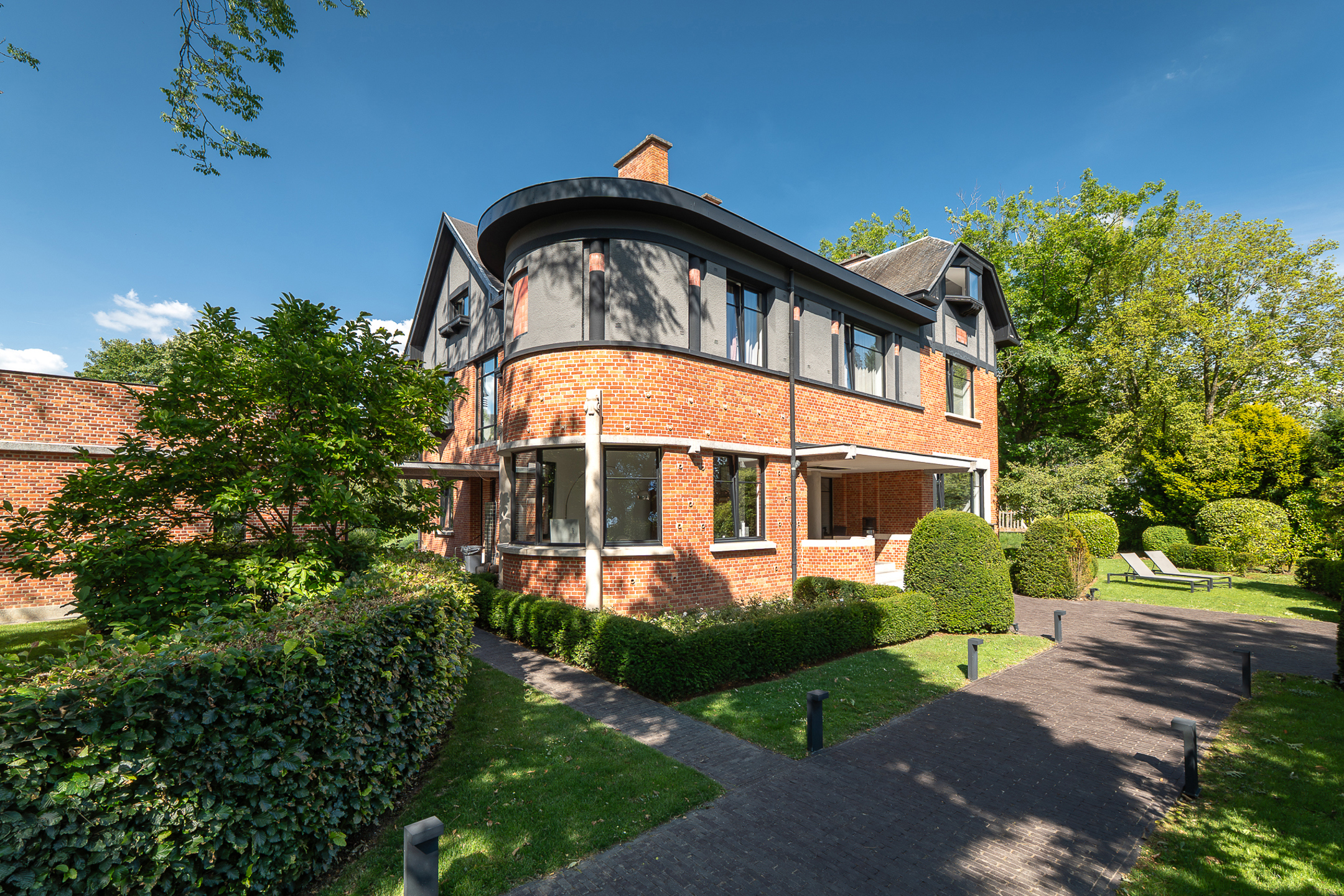 maison 9.000 € Rhode-Saint-Genèse Avenue des Trembles 11 - 1640 Rhode-Saint-Genèse Rhode-Saint-Genèse | Somptueuse villa Art Déco rénovée | ±790 m² | 5 chambres À la lisière de la Forêt de Soignes, da — Maison à louer à Brussels
