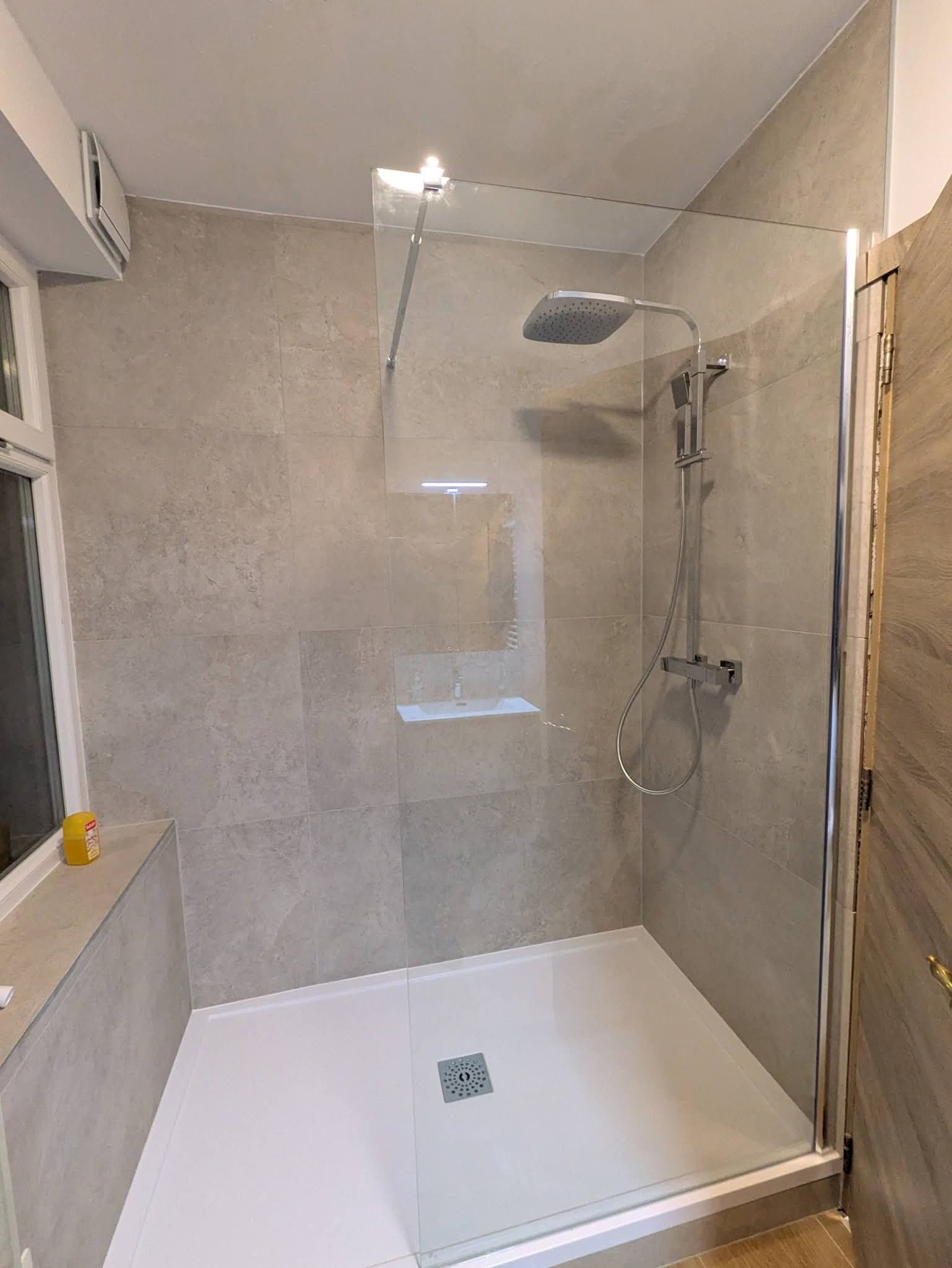Chambre 1er gauche — Logement à louer à Liège