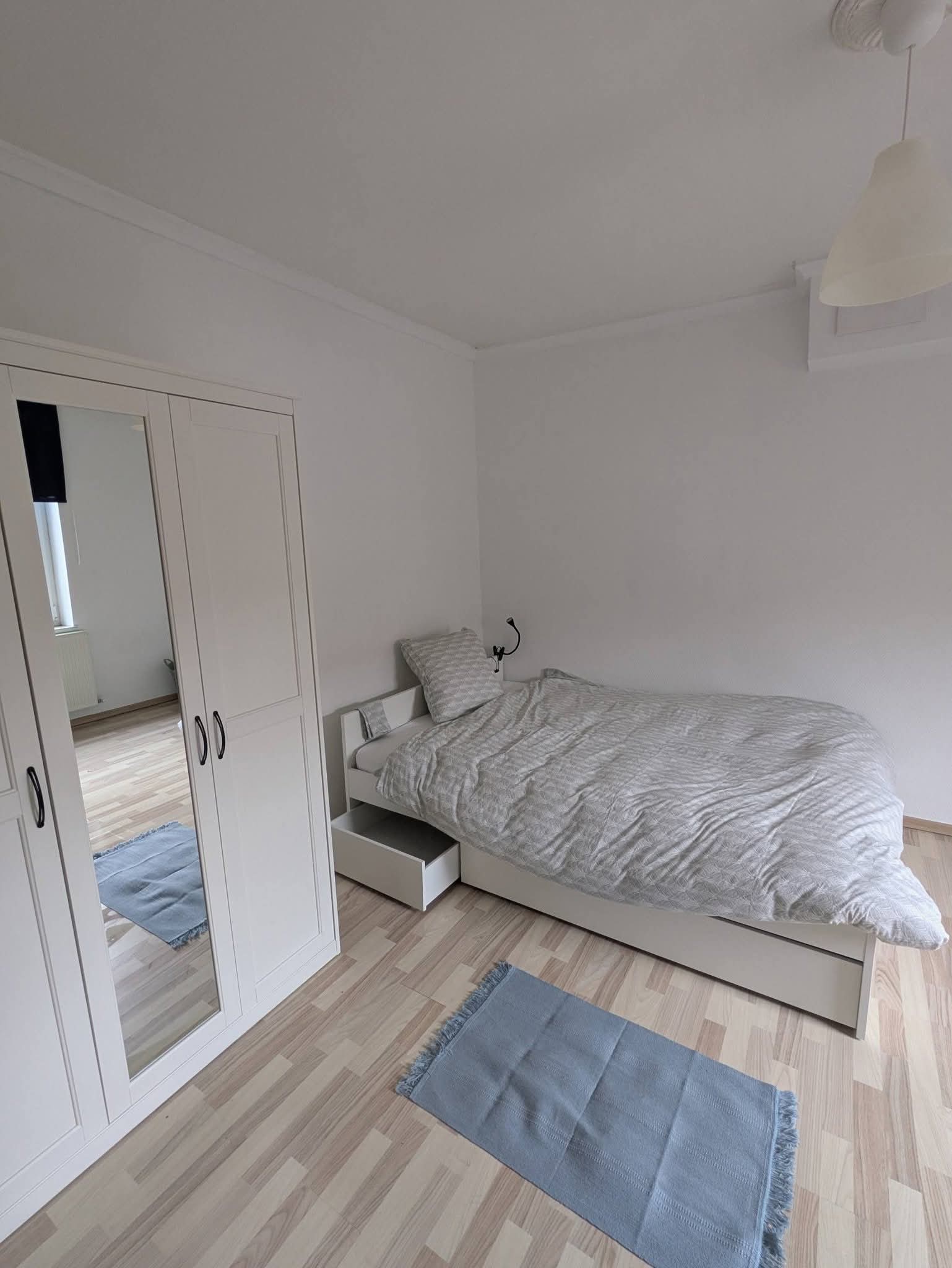 Chambre 1er gauche — Logement à louer à Liège